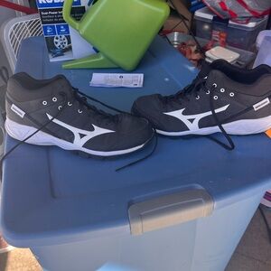 Black mizuno baseball turf cleats size 10.5 like new